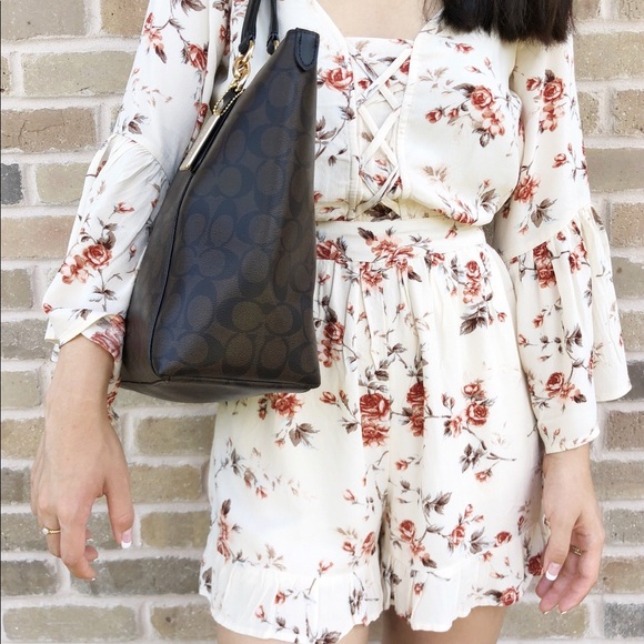 🌺🌺🌺- NWT Coach Large Tote - Picture 2 of 8